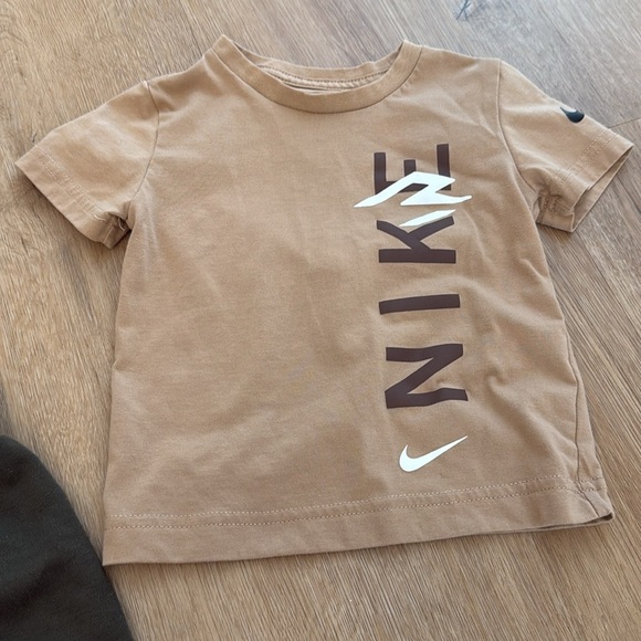 Nike Set - Picture 3 of 4